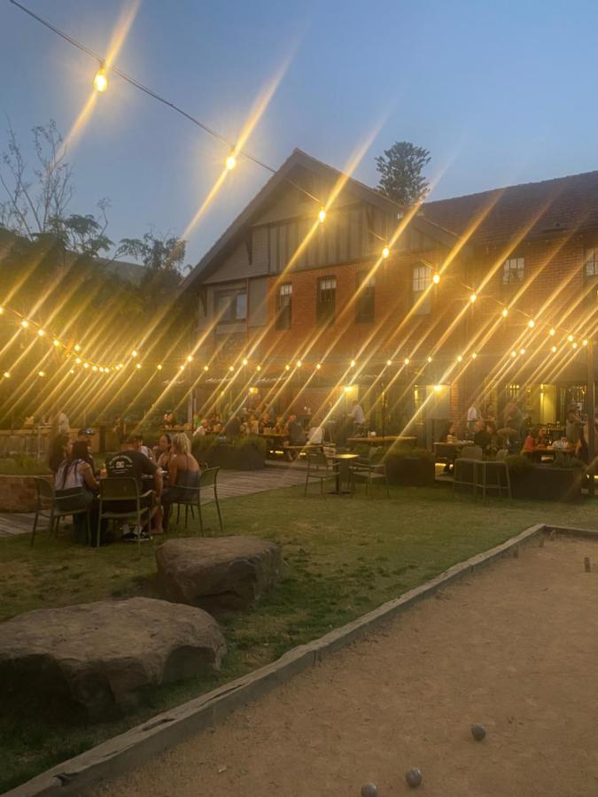 Alpine Hotel, Eat Drink Sleep واربورتون المظهر الخارجي الصورة