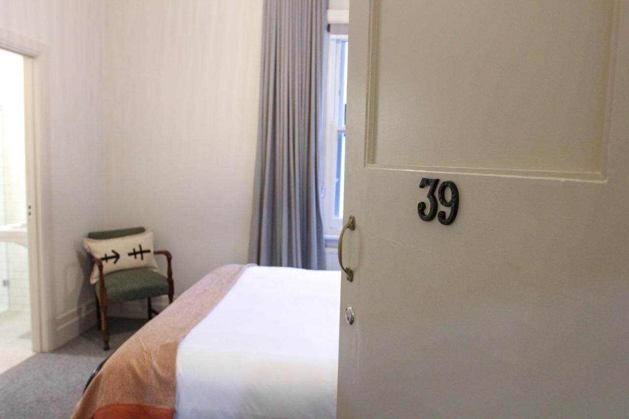 Alpine Hotel, Eat Drink Sleep واربورتون المظهر الخارجي الصورة
