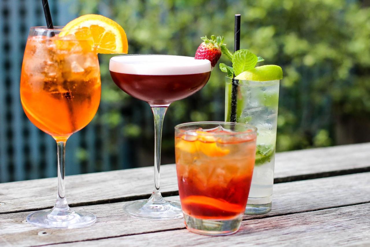 Alpine Hotel, Eat Drink Sleep واربورتون المظهر الخارجي الصورة