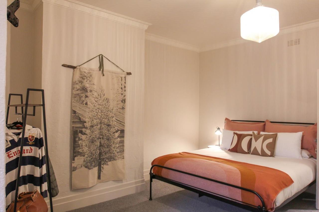 Alpine Hotel, Eat Drink Sleep واربورتون المظهر الخارجي الصورة