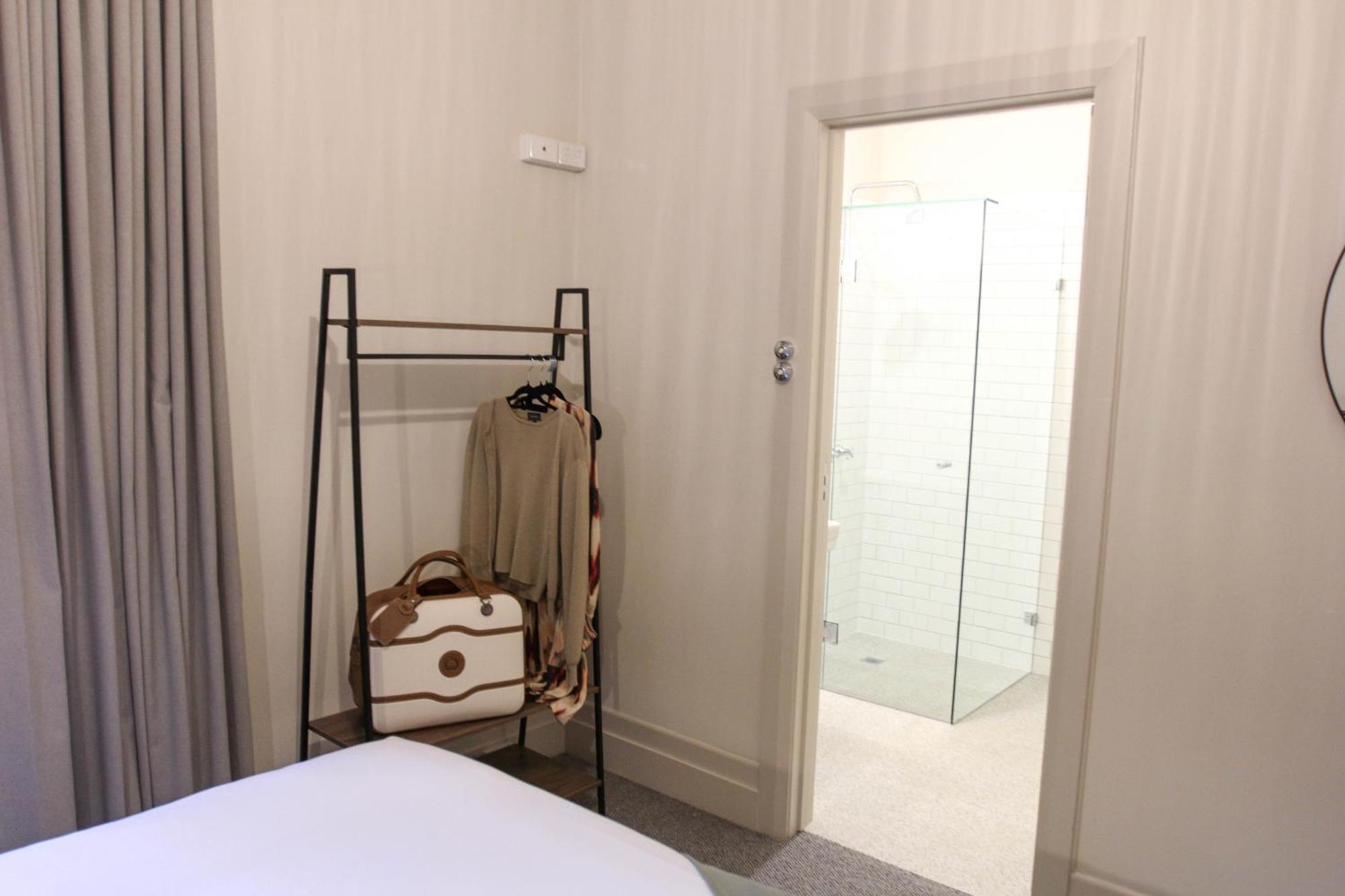 Alpine Hotel, Eat Drink Sleep واربورتون المظهر الخارجي الصورة