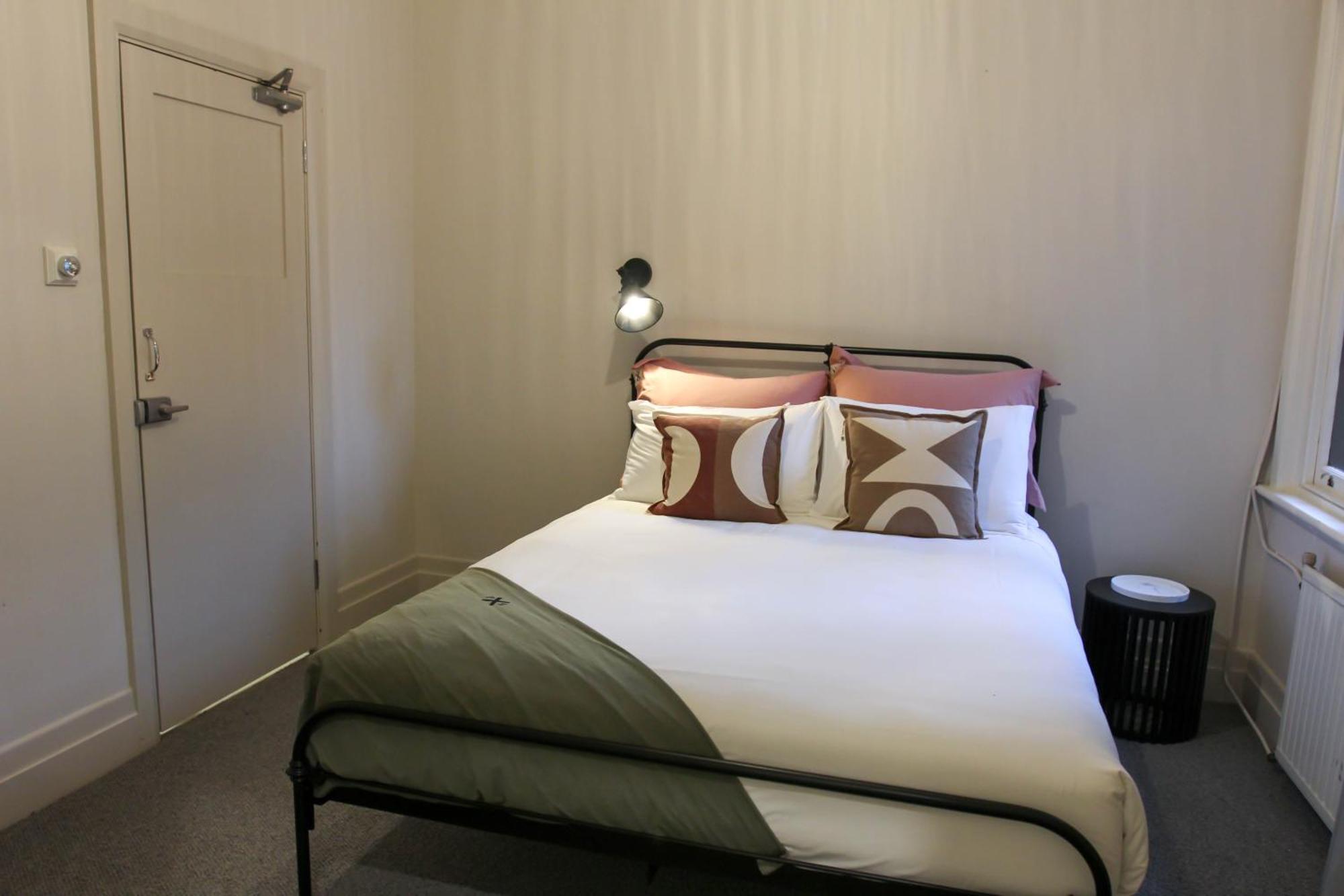 Alpine Hotel, Eat Drink Sleep واربورتون المظهر الخارجي الصورة